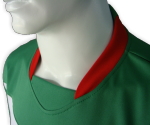 サッカーユニフォーム 飾り首の襟形状